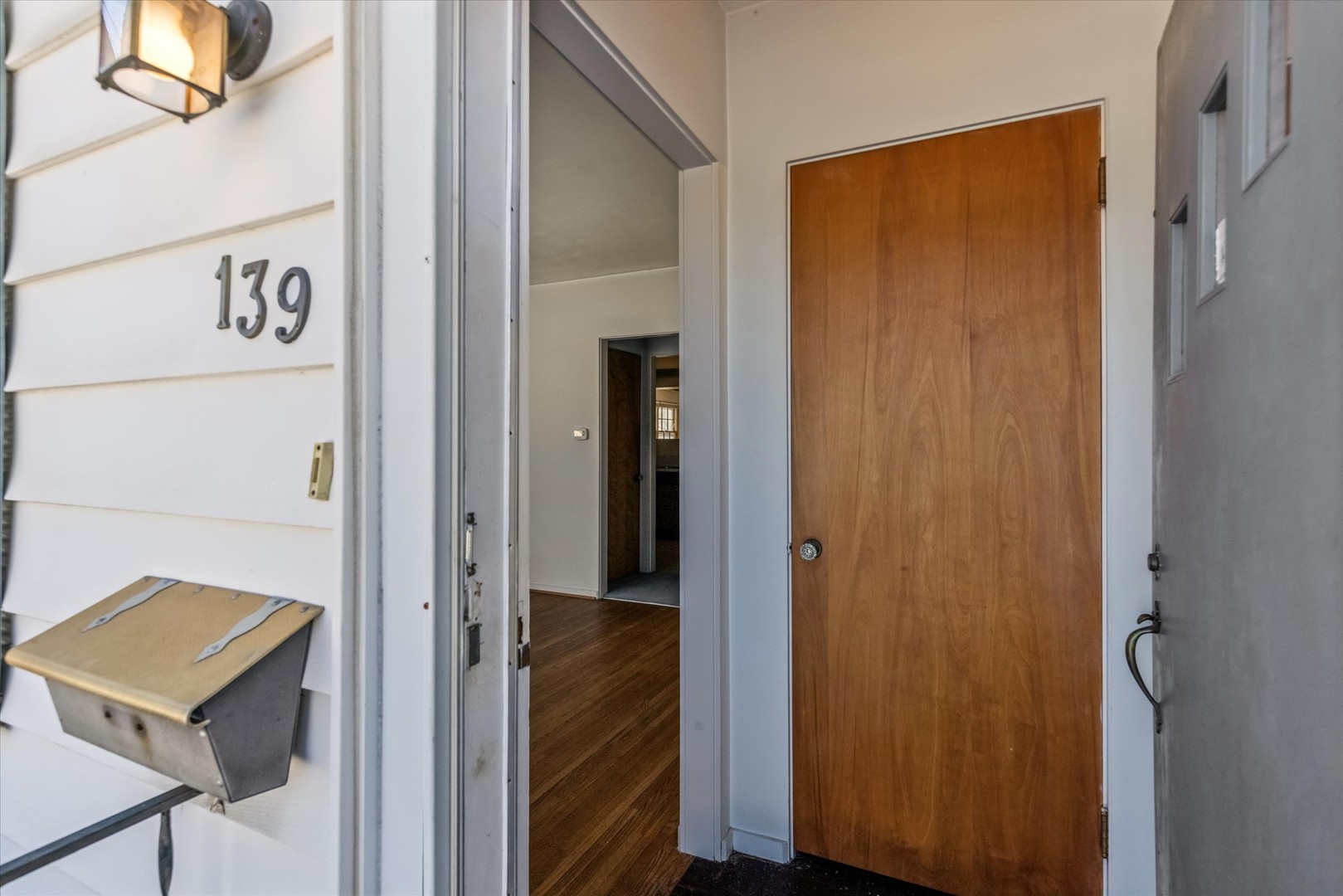 139 South Rosedale Avenue Aurora, IL 60506 - Photo 2 of 19