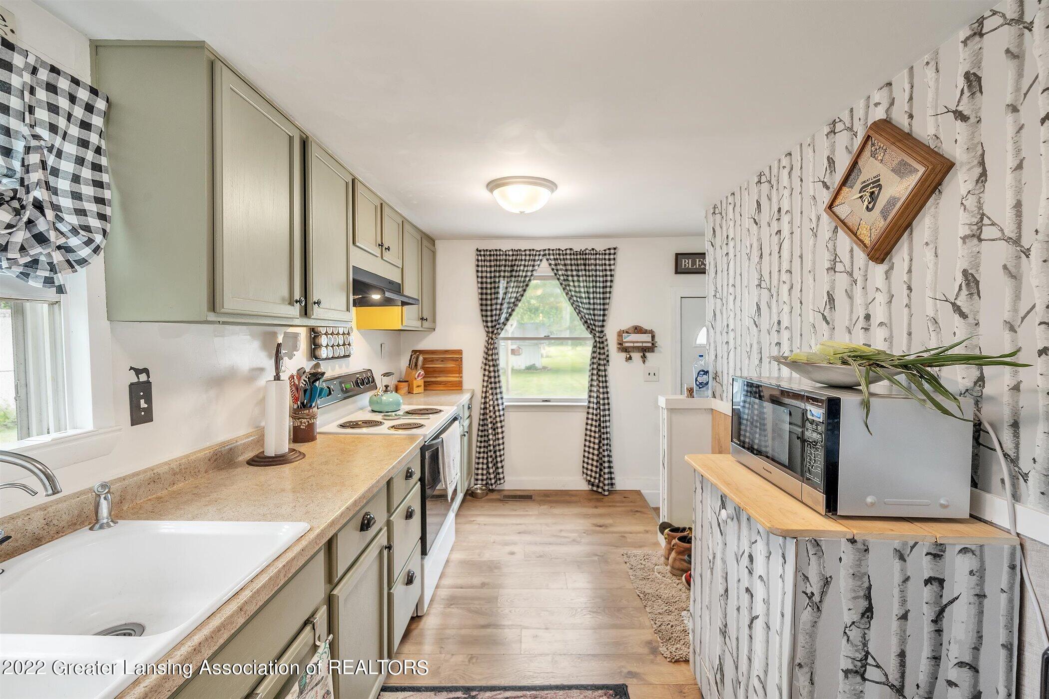 5939 Harper Road Holt, MI 48842 - Photo 15 of 34 Kitchen