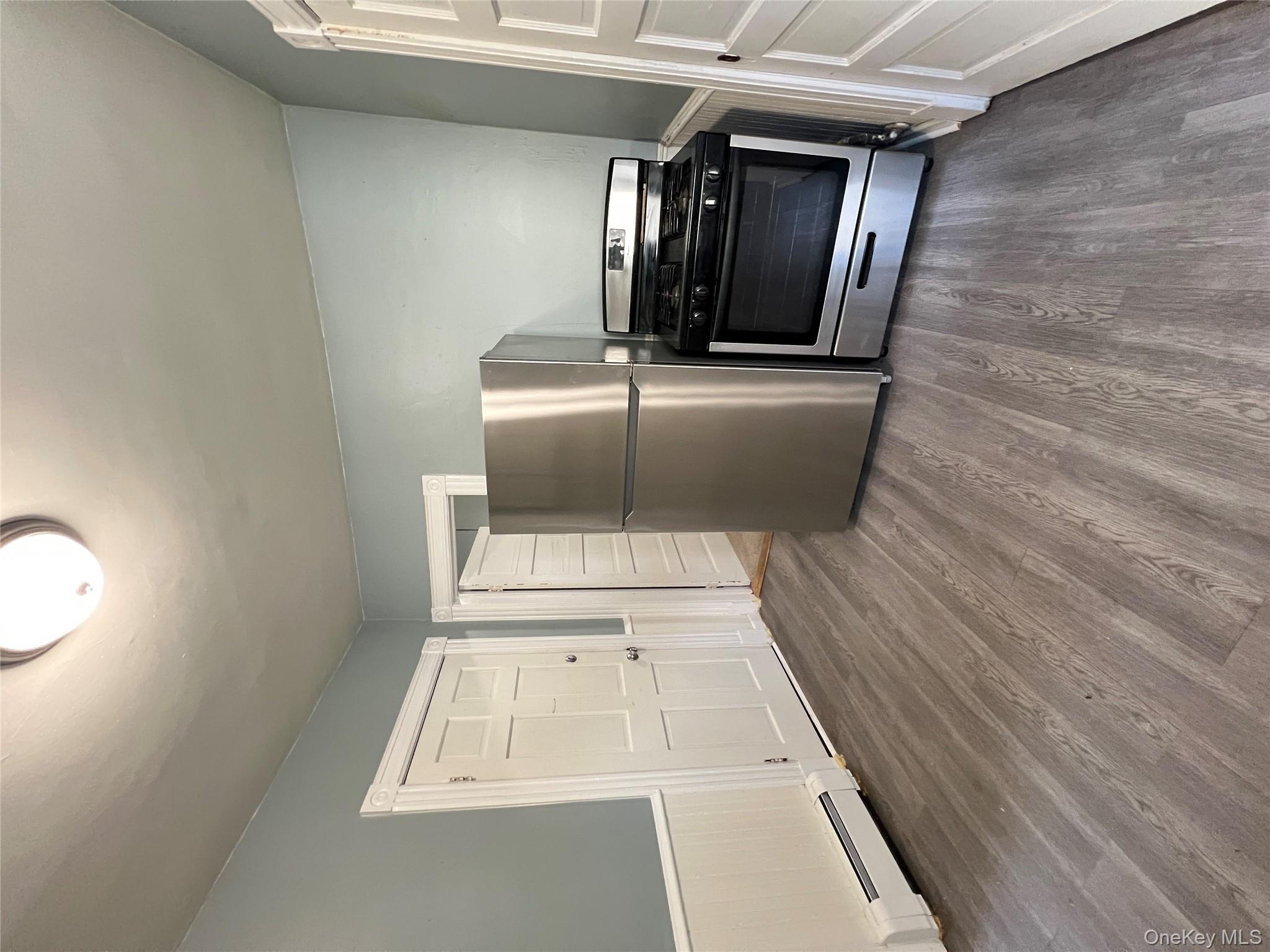 18 Franklin Street, Unit 2 Poughkeepsie, NY 12601 - Photo 3 of 14 Kitchen