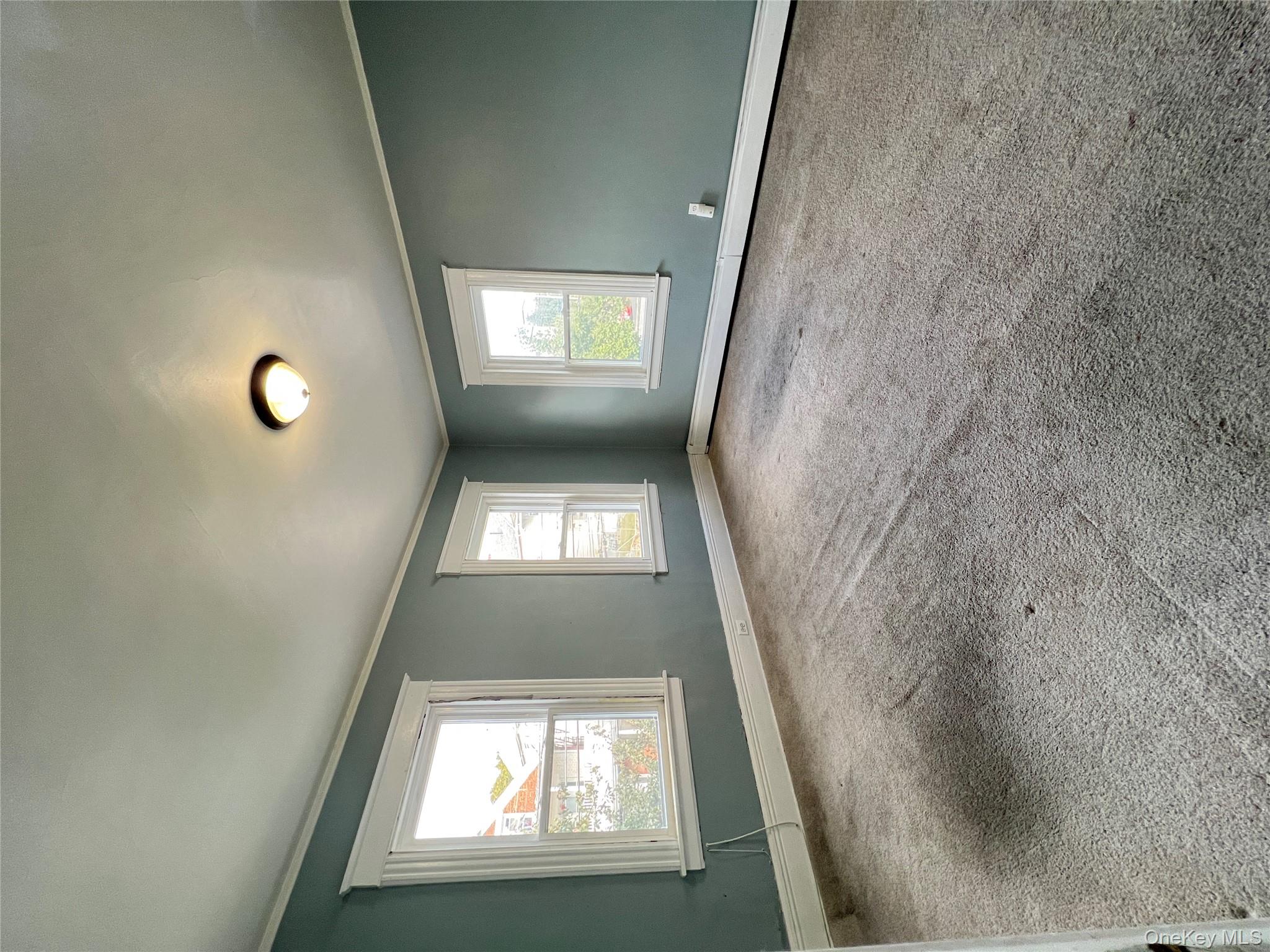 18 Franklin Street, Unit 2 Poughkeepsie, NY 12601 - Photo 10 of 14 Living room