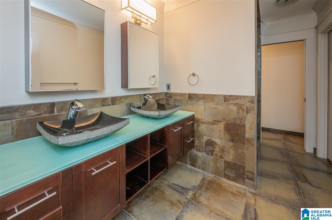 1012 Irving Road Birmingham, AL 35209 - Photo 29 of 50