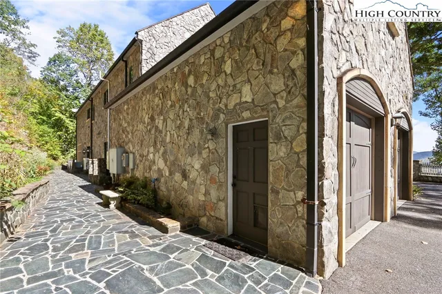 $4,900,000 | 5742 Highway 194, Banner Elk, NC 28604