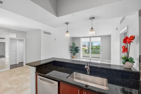 $665,000 | 403 South Sapodilla Avenue, Unit 511, West Palm Beach, FL 33401