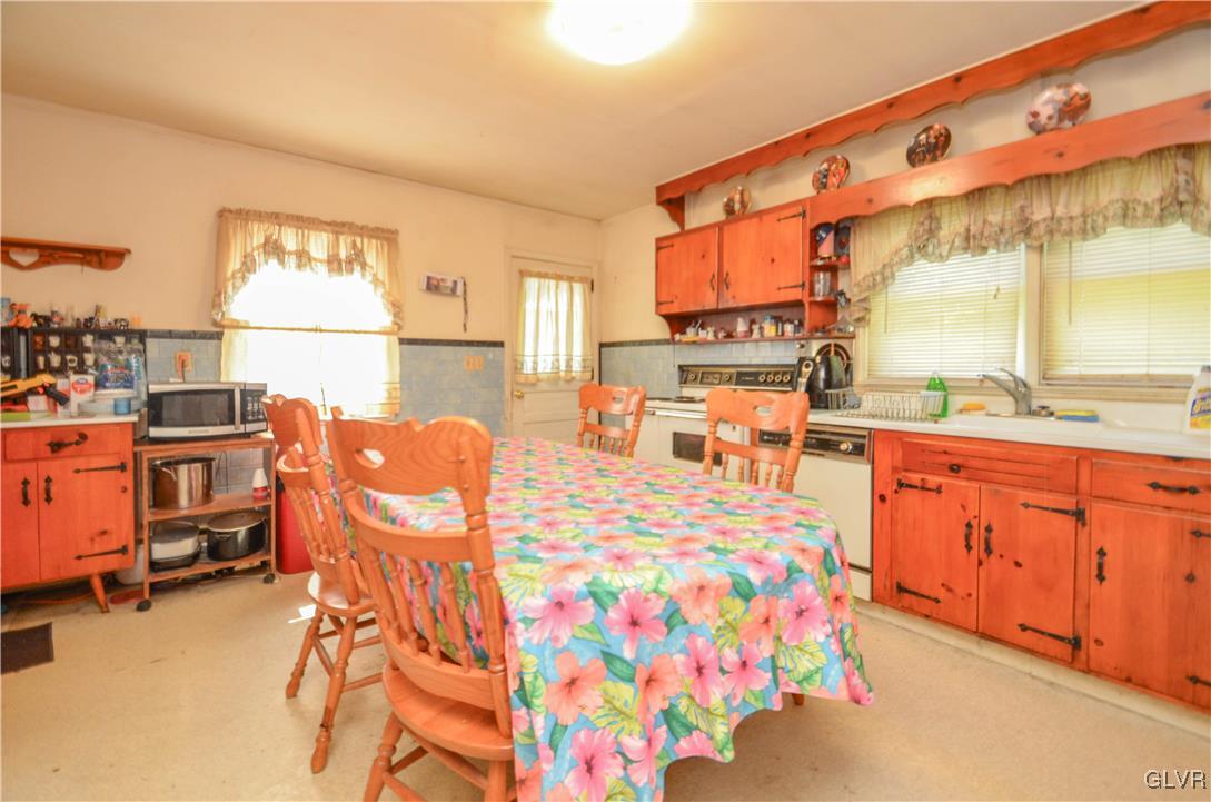 4038 Robert Road Emmaus, PA 18049 - Photo 5 of 10 Gallery Image 5