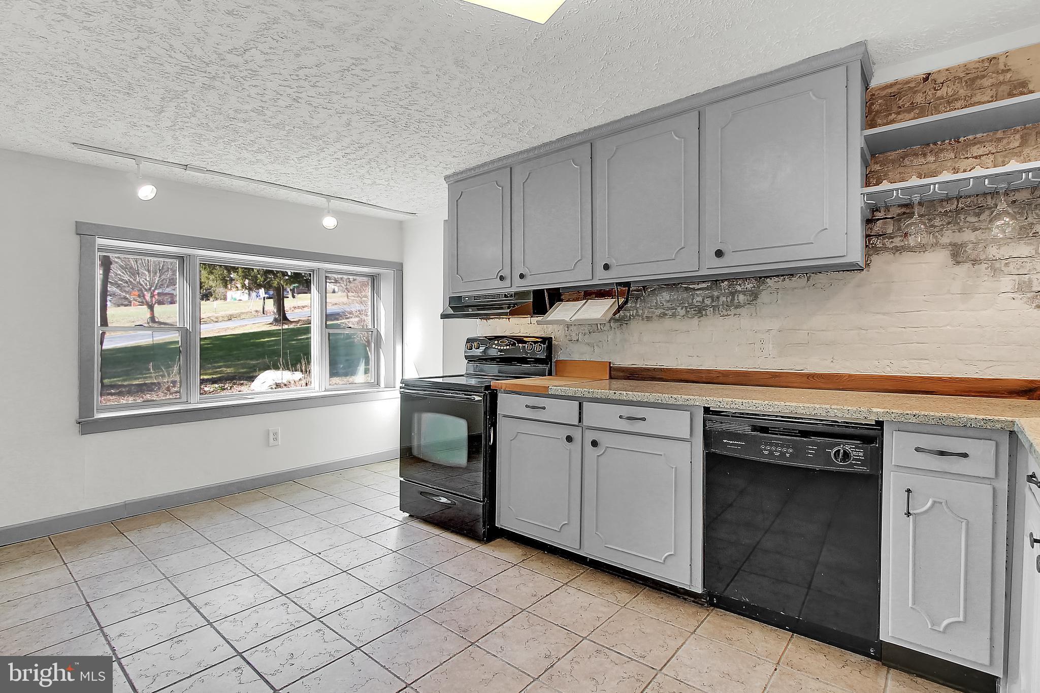 3 Preston Road Reading, PA 19608 - Photo 9 of 47