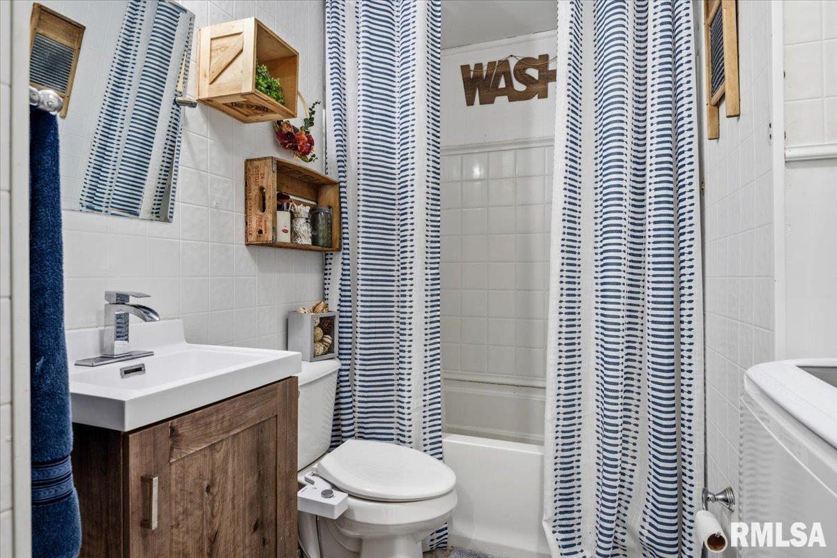 1705 Fairfield Drive Springfield, IL 62702 - Photo 19 of 31 Gallery Image 19