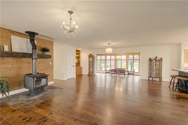 $425,000 | 11850 West 239th Street, Bucyrus, KS 66013