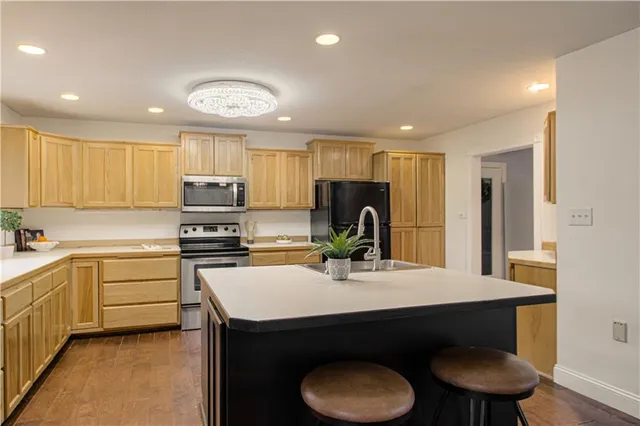 $425,000 | 11850 West 239th Street, Bucyrus, KS 66013