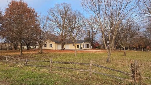 $425,000 | 11850 West 239th Street, Bucyrus, KS 66013