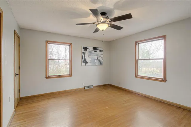 $425,000 | 11850 West 239th Street, Bucyrus, KS 66013