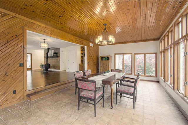 $425,000 | 11850 West 239th Street, Bucyrus, KS 66013