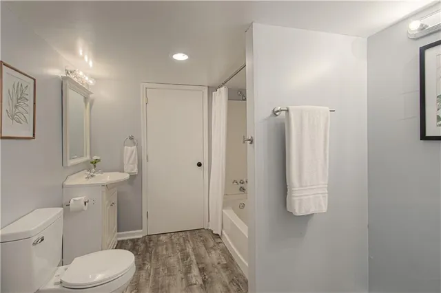 $425,000 | 11850 West 239th Street, Bucyrus, KS 66013