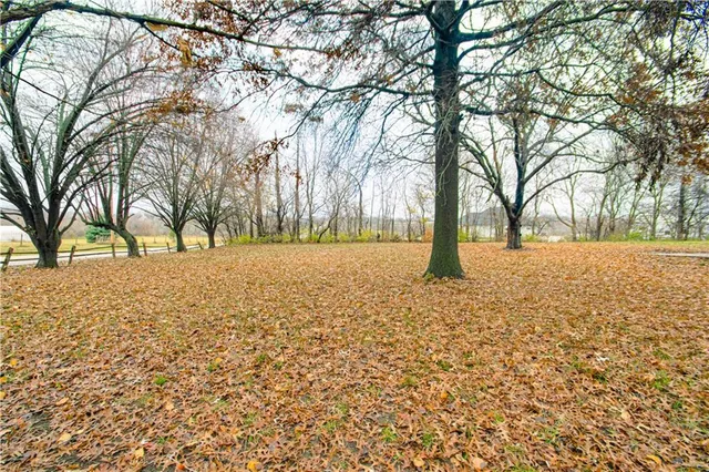 $425,000 | 11850 West 239th Street, Bucyrus, KS 66013