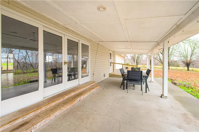 $425,000 | 11850 West 239th Street, Bucyrus, KS 66013