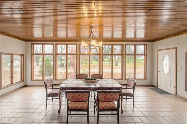 $425,000 | 11850 West 239th Street, Bucyrus, KS 66013