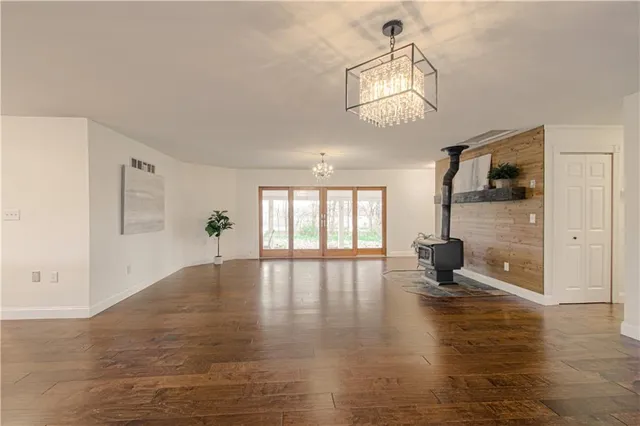 $425,000 | 11850 West 239th Street, Bucyrus, KS 66013