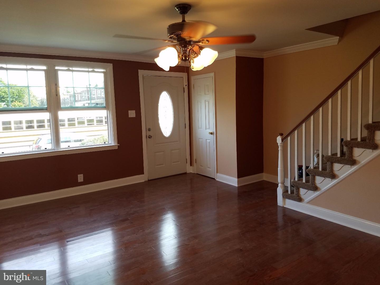 1317 Vernon Road Philadelphia, PA 19150 - Photo 2 of 13 Living Room