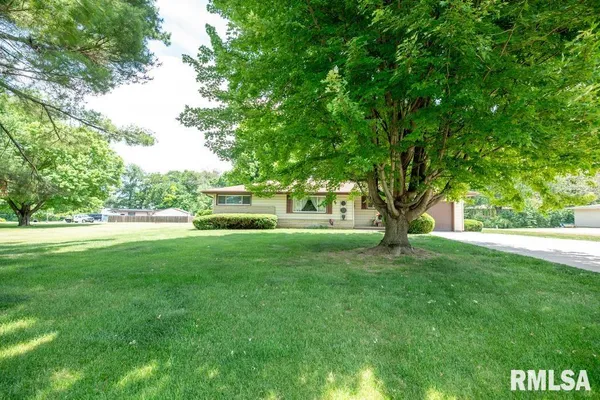 $163,900 | 1526 Division Street, Metamora, IL 61548