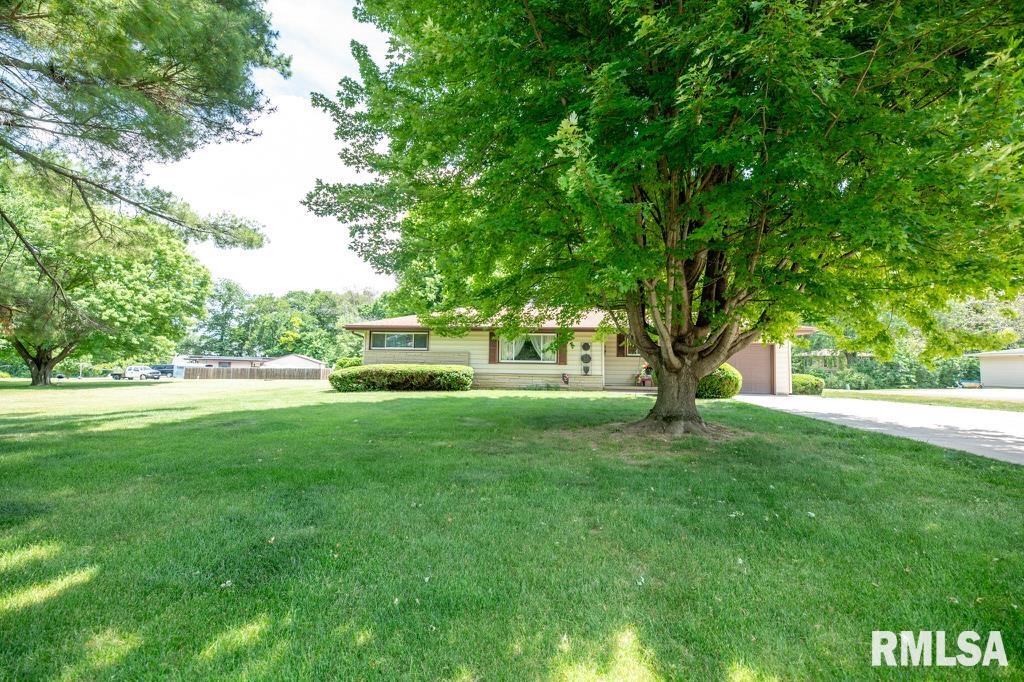 1526 Division Street Metamora, IL 61548 - Photo 1 of 33