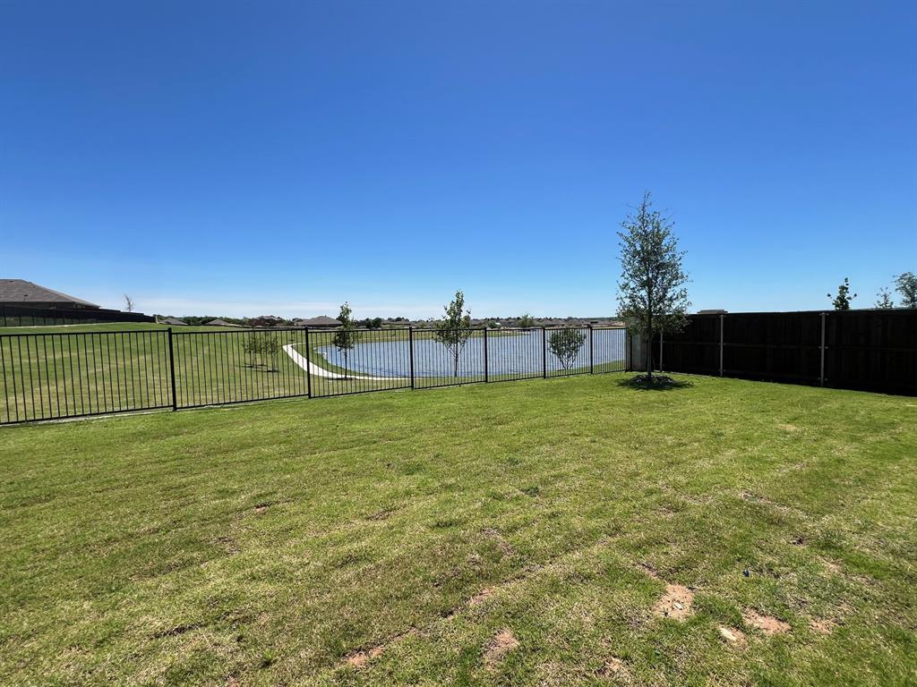 1909 Cookes Lane Cleburne, TX 76033 - Photo 33 of 40 a view of a yard