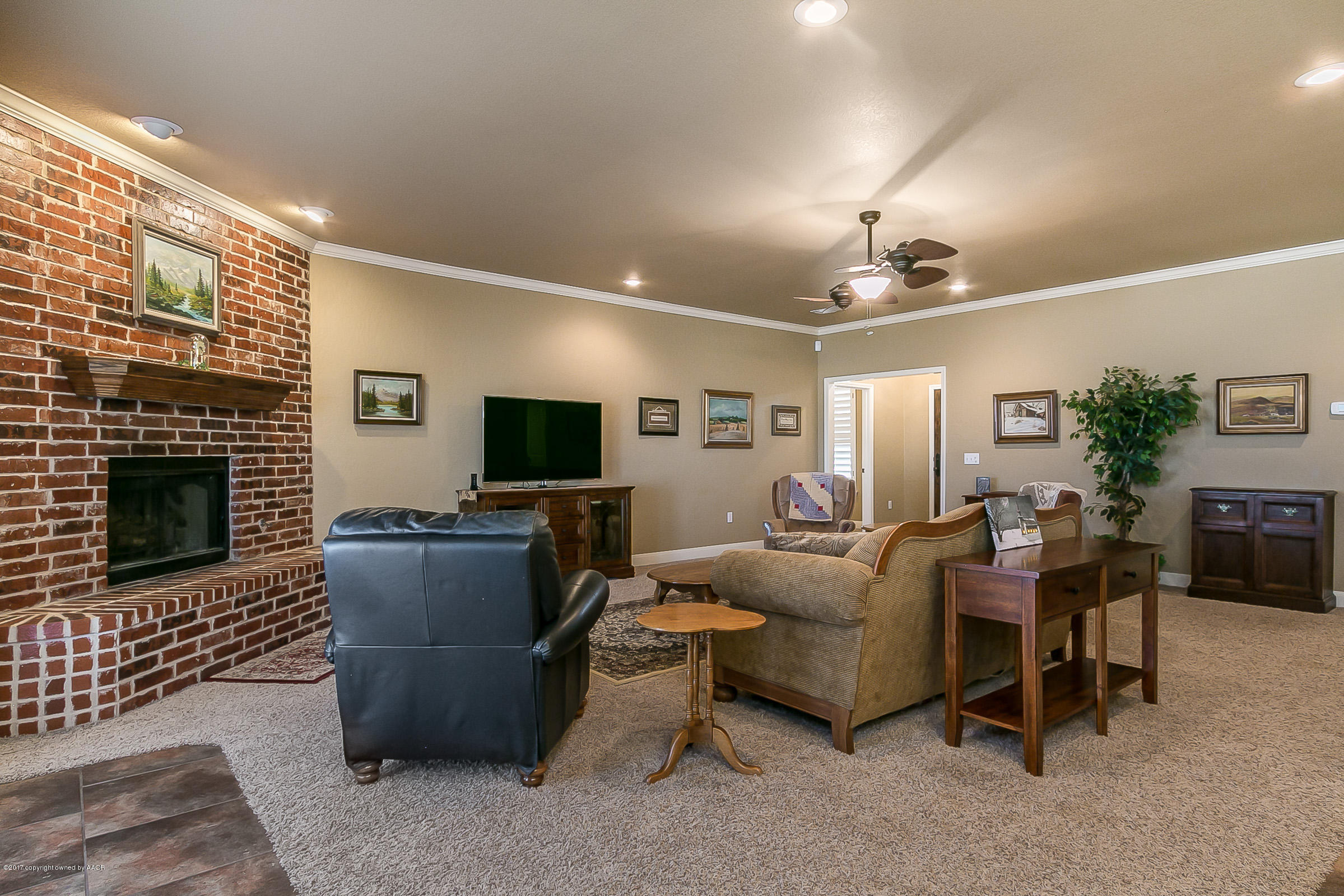 16451 Hope Road Canyon, TX 79015 - Photo 8 of 35 Living Room