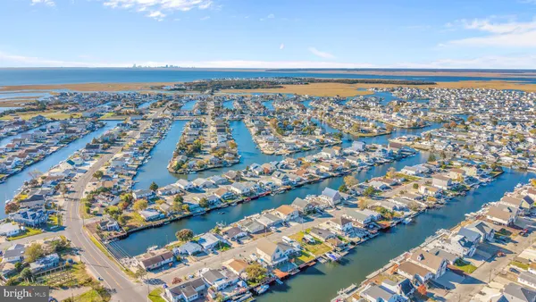 $550,000 | 23 West Sail Drive, Tuckerton, NJ 08087