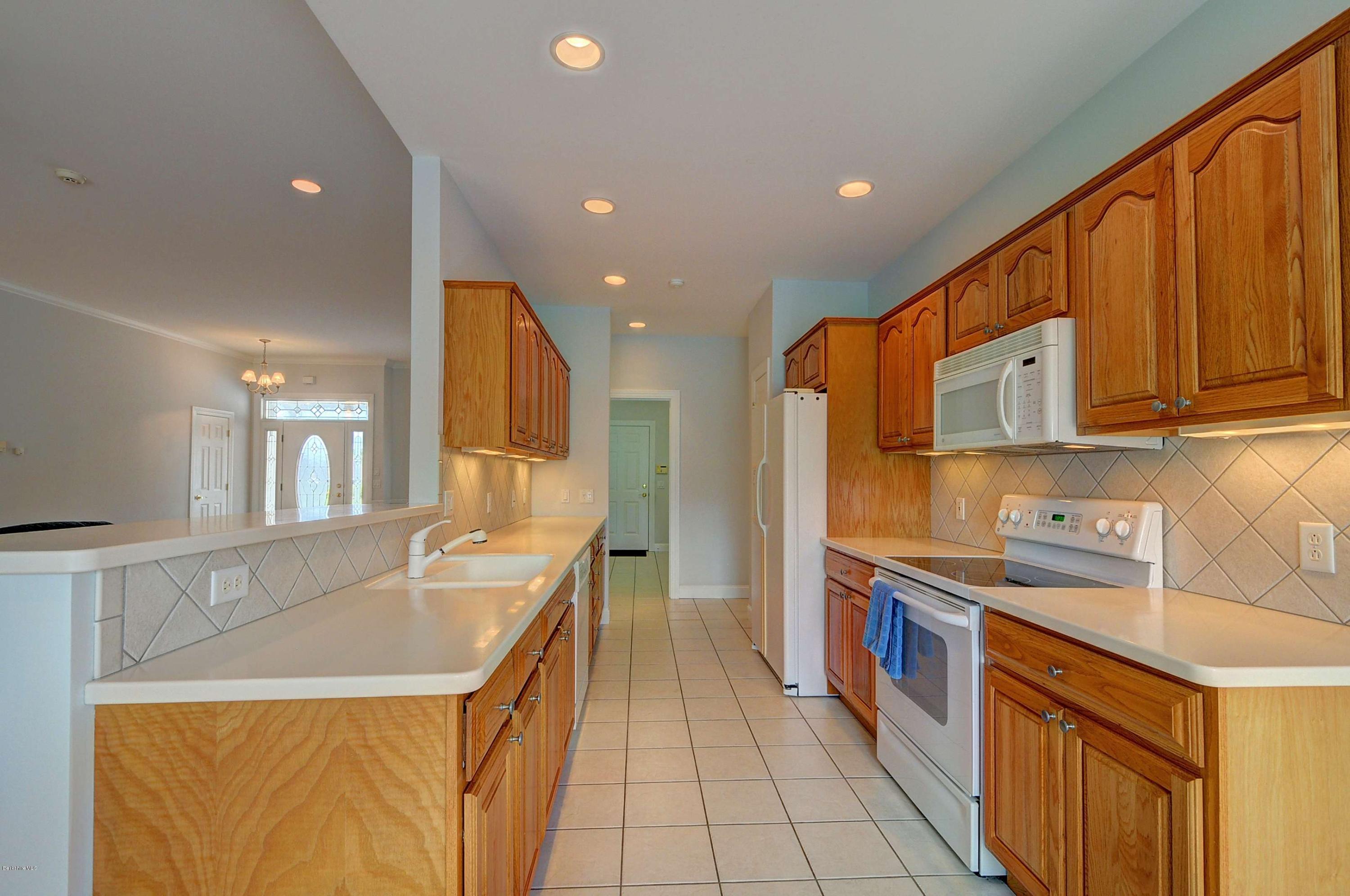 124 Red Barn Road, Unit 124 Dalton, MA 01226 - Photo 11 of 36 Kitchen
