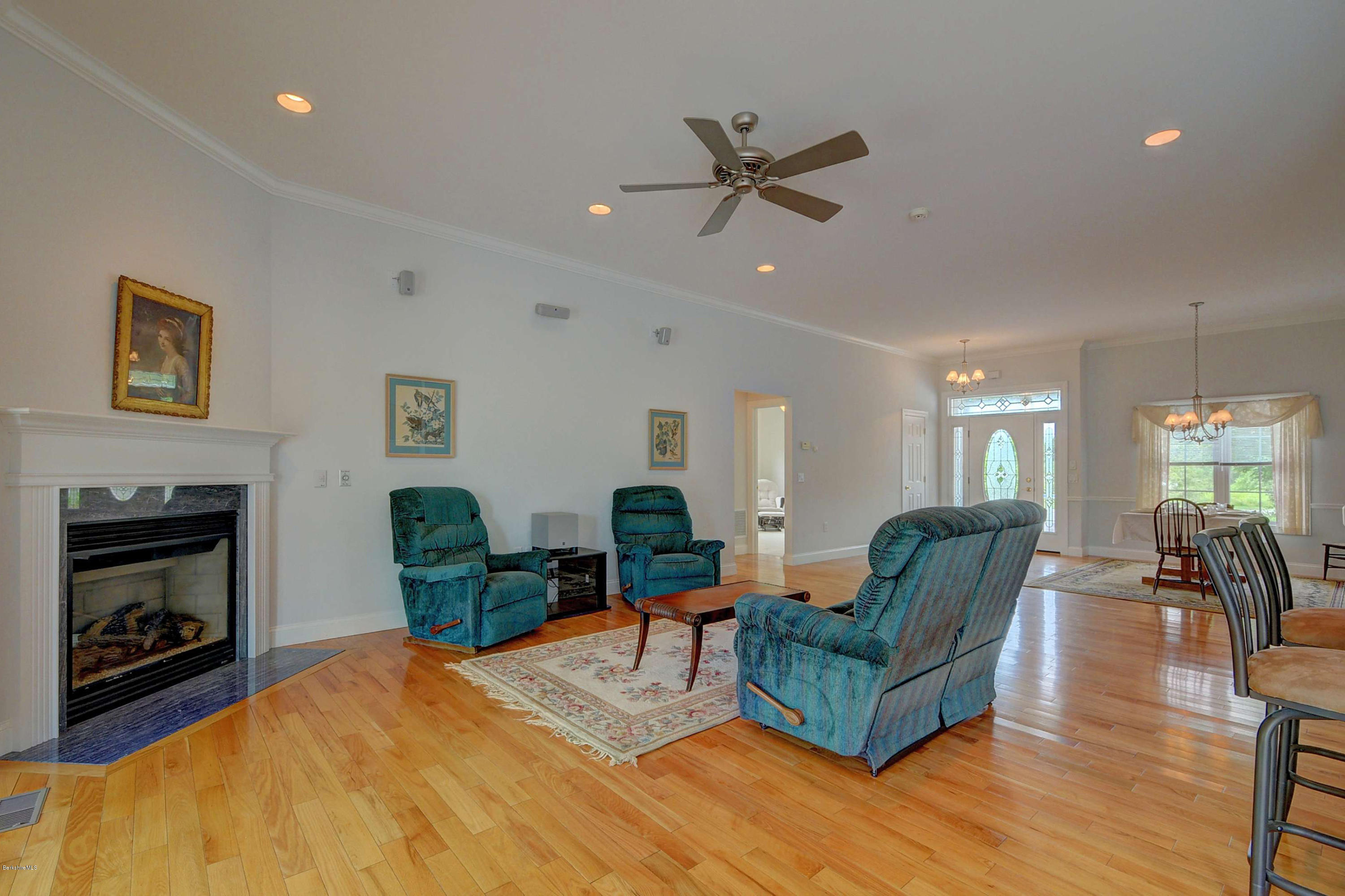 124 Red Barn Road, Unit 124 Dalton, MA 01226 - Photo 6 of 36 Living Room