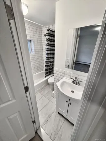 $2,100 | 28-30 Davis Street, Unit 2, Beacon, NY 12508