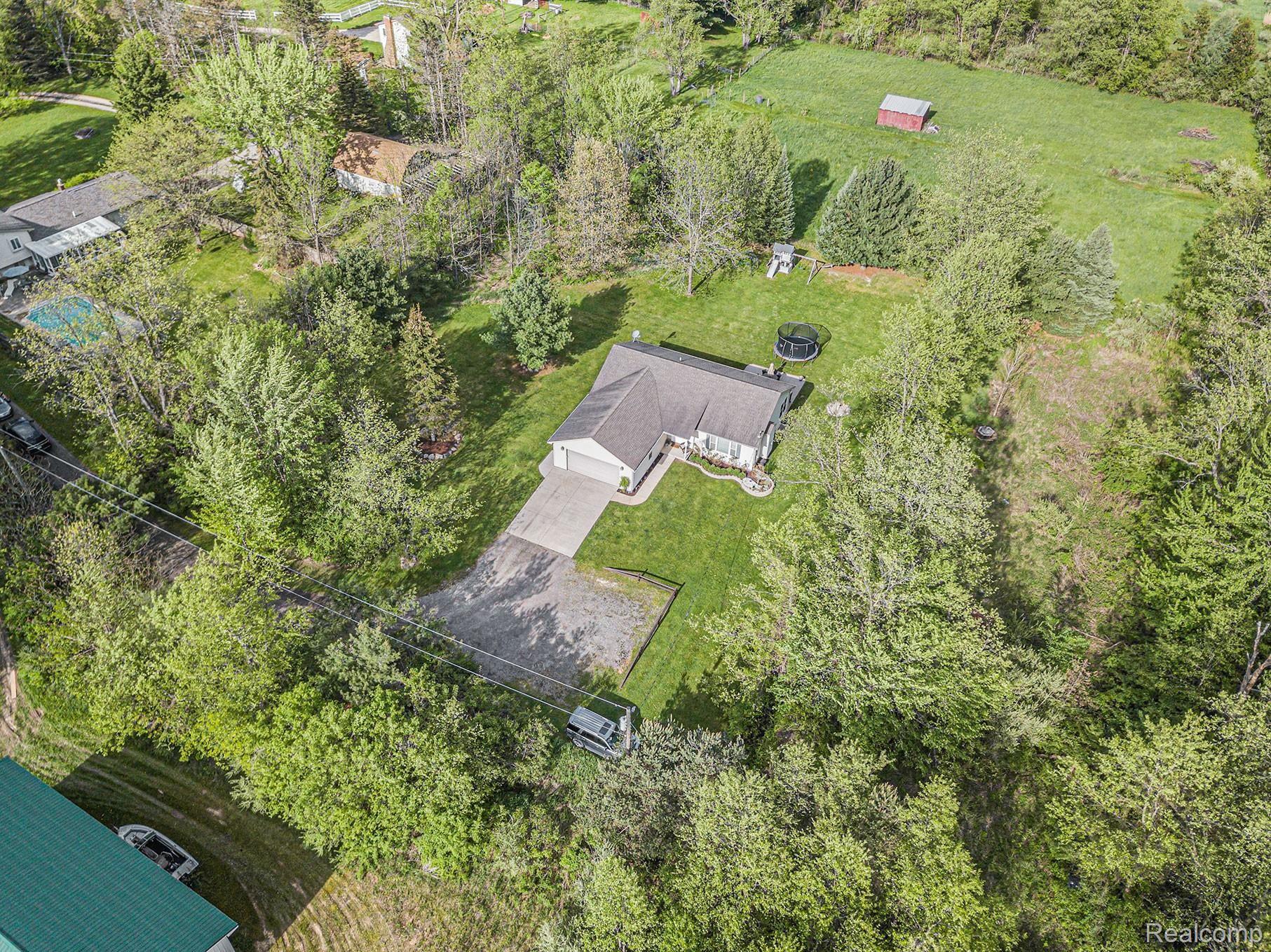 3812 East Allen Road Howell, MI 48855 - Photo 21 of 24 DJI_0029.jpg