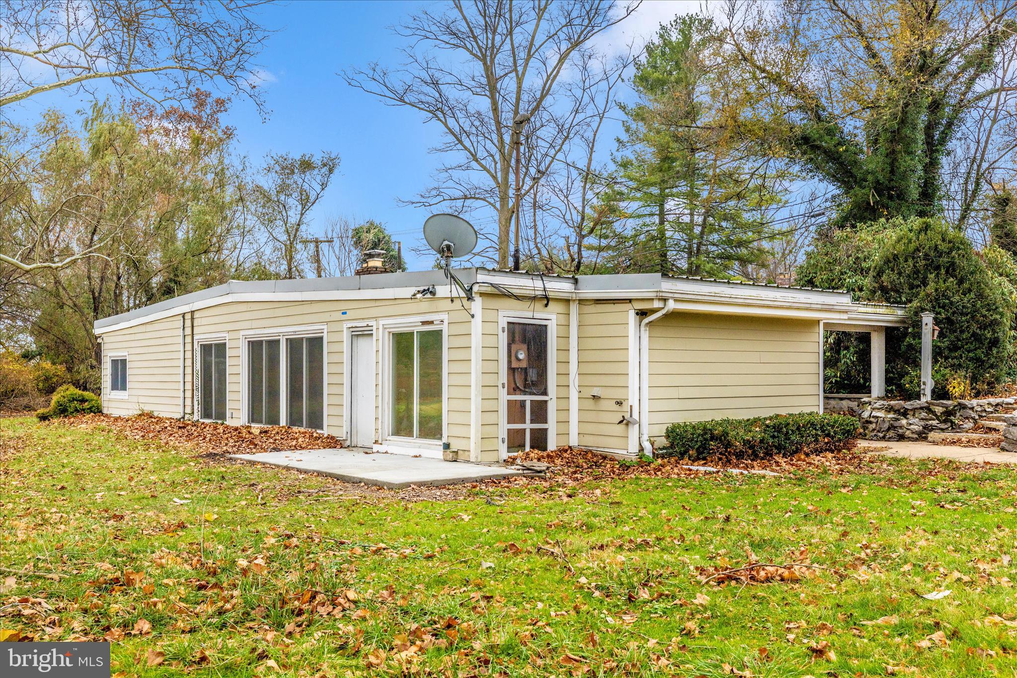 12819 Fountain Head Road Hagerstown, MD 21742 - Photo 3 of 65 a front view of house with yard and trees around