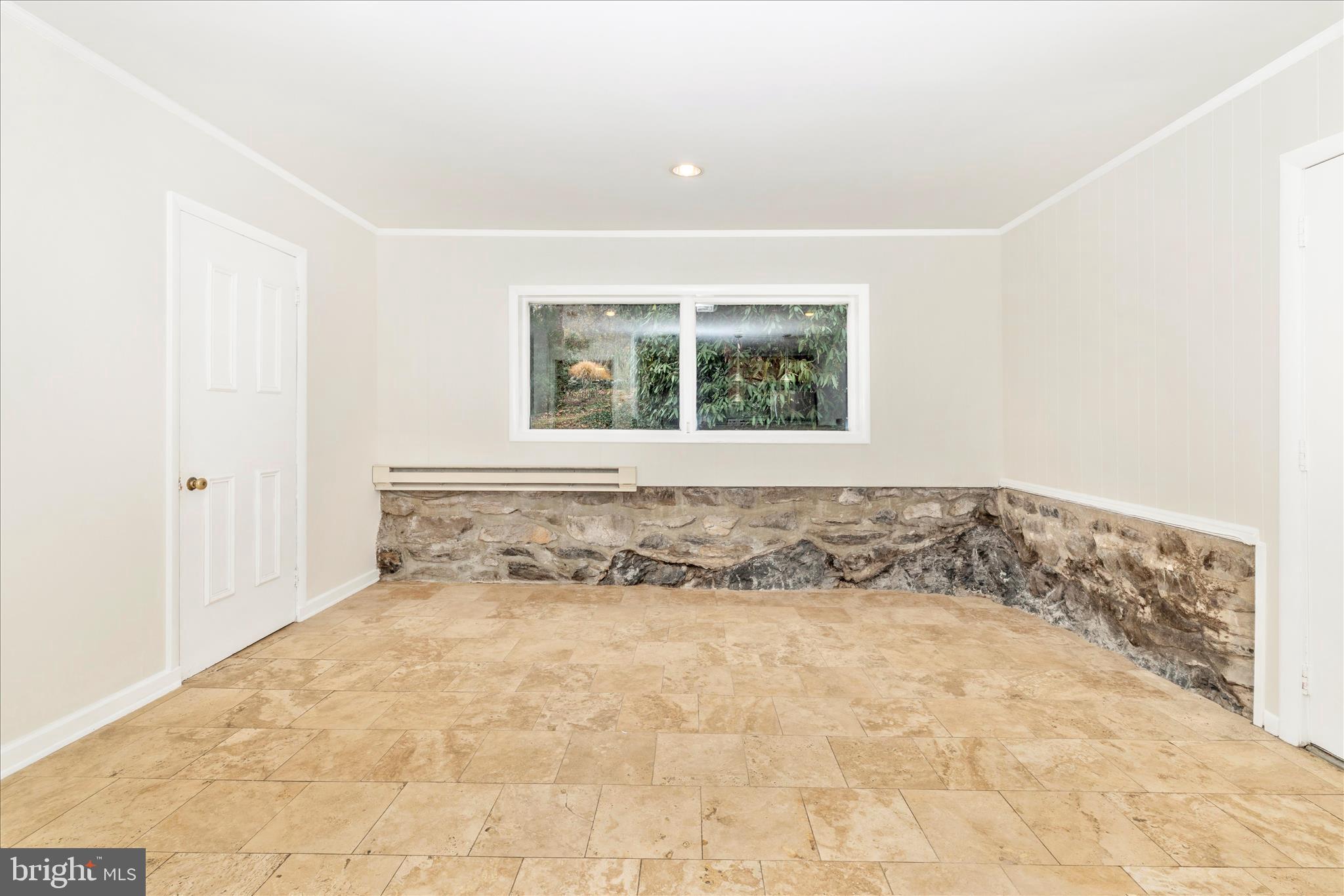 12819 Fountain Head Road Hagerstown, MD 21742 - Photo 9 of 65 an empty room with a window