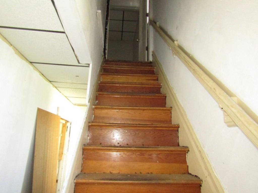 215 Anthony Street Pittsburgh, PA 15210 - Photo 17 of 39 a view of entryway