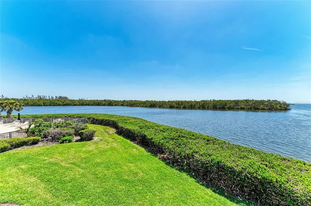 $1,299,000 | 12 Tidy Island Boulevard, Bradenton, FL 34210