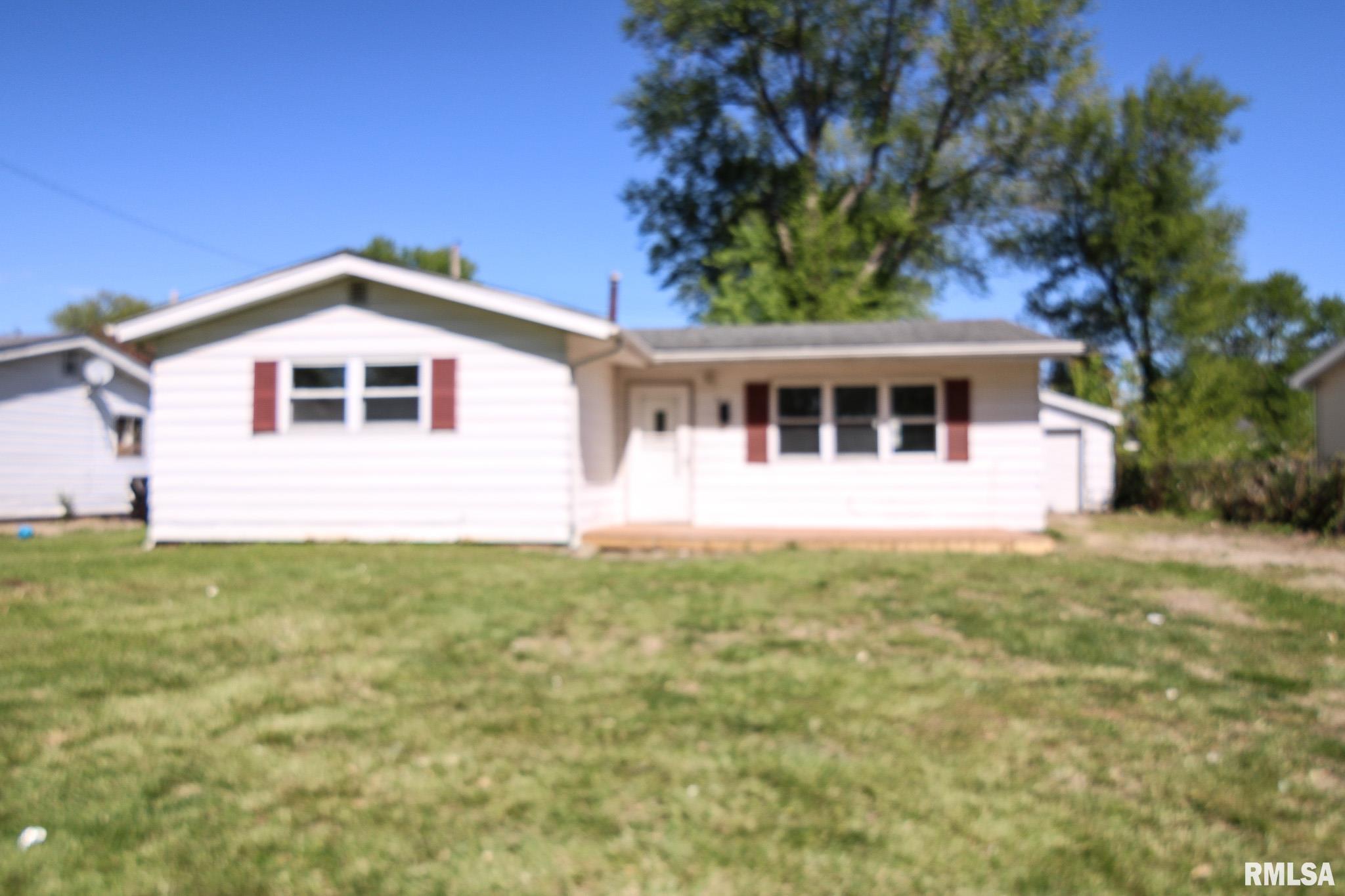 912 South 24th Street Springfield, IL 62703 - Photo 1 of 12