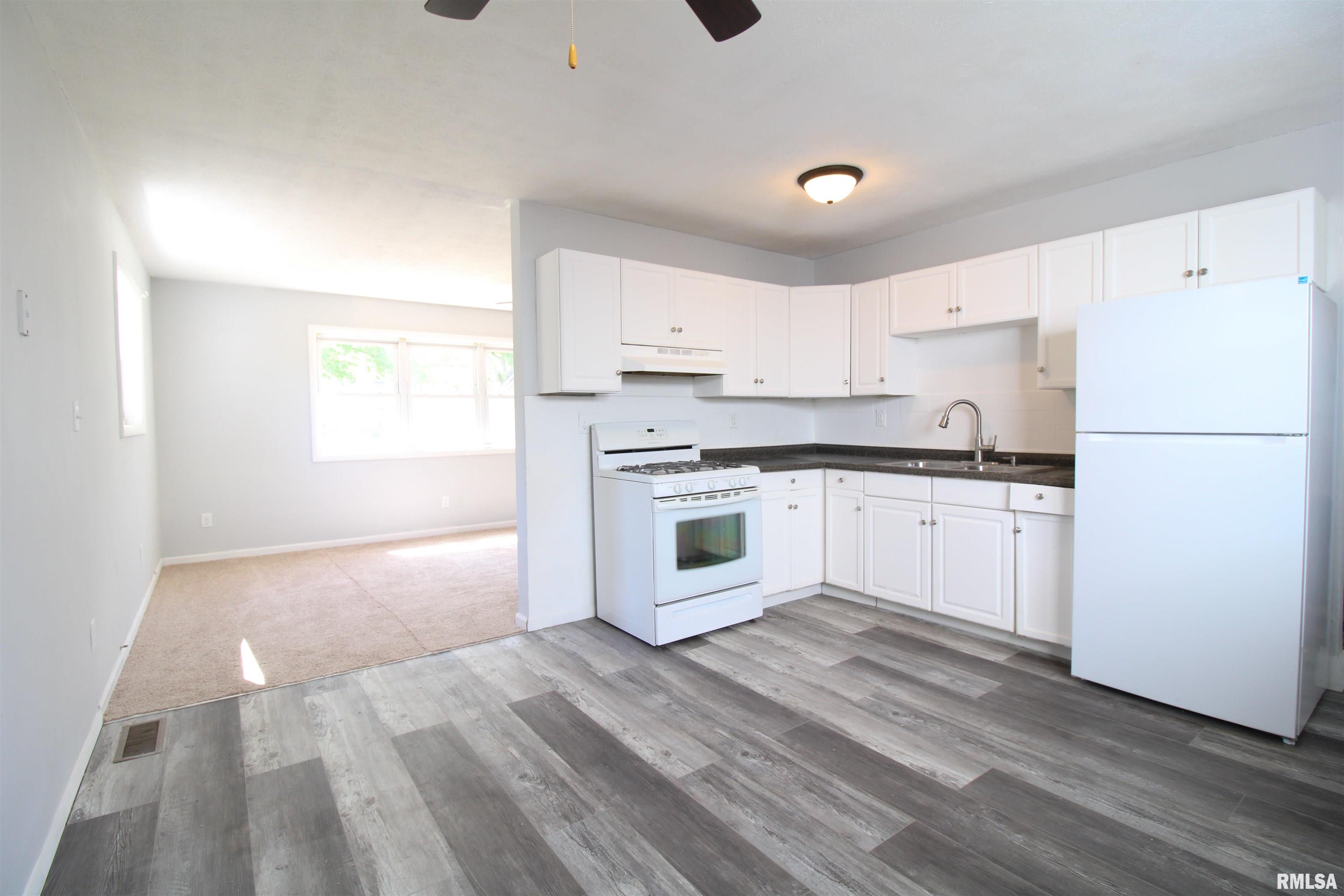 912 South 24th Street Springfield, IL 62703 - Photo 3 of 12