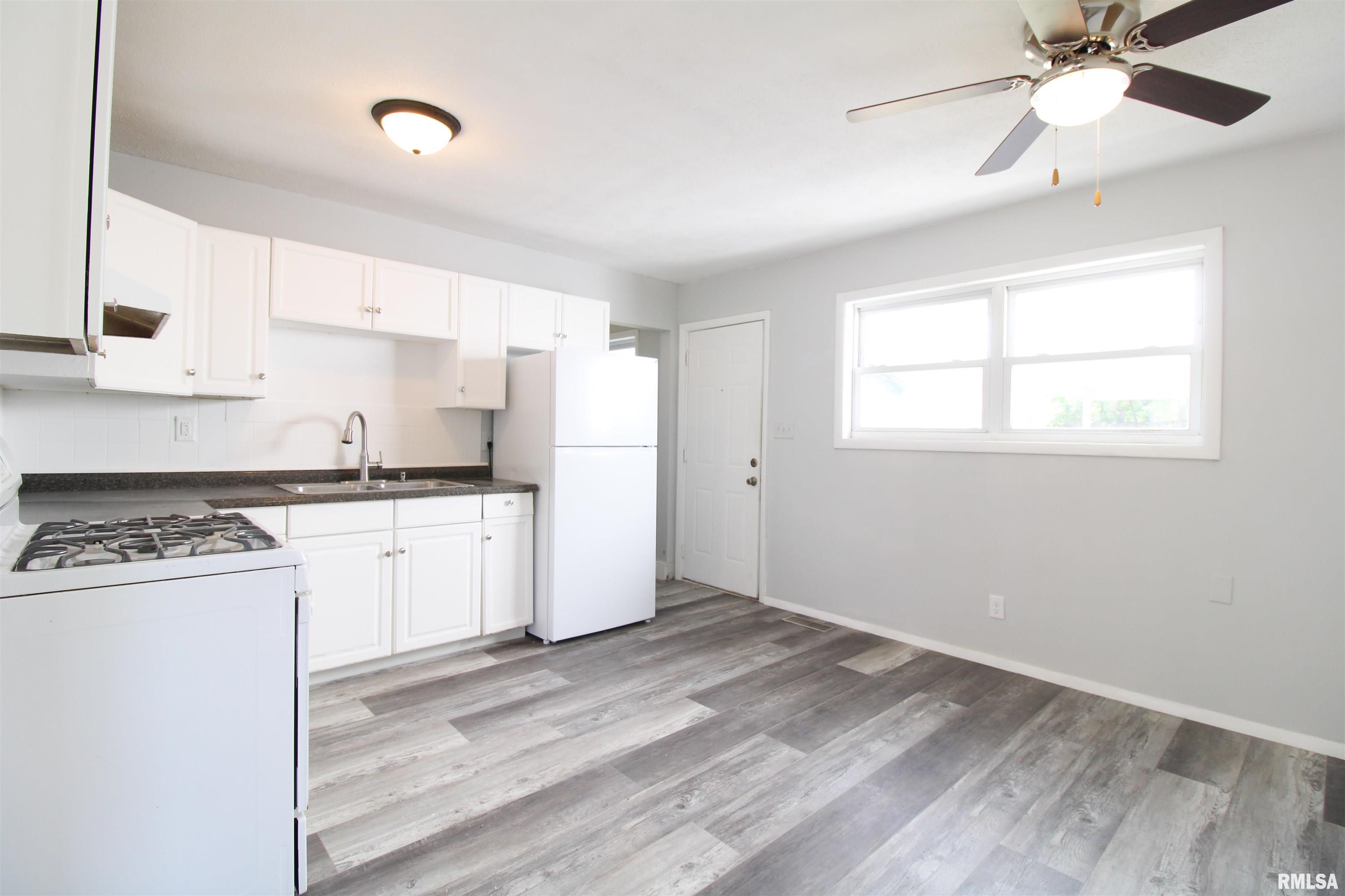 912 South 24th Street Springfield, IL 62703 - Photo 4 of 12