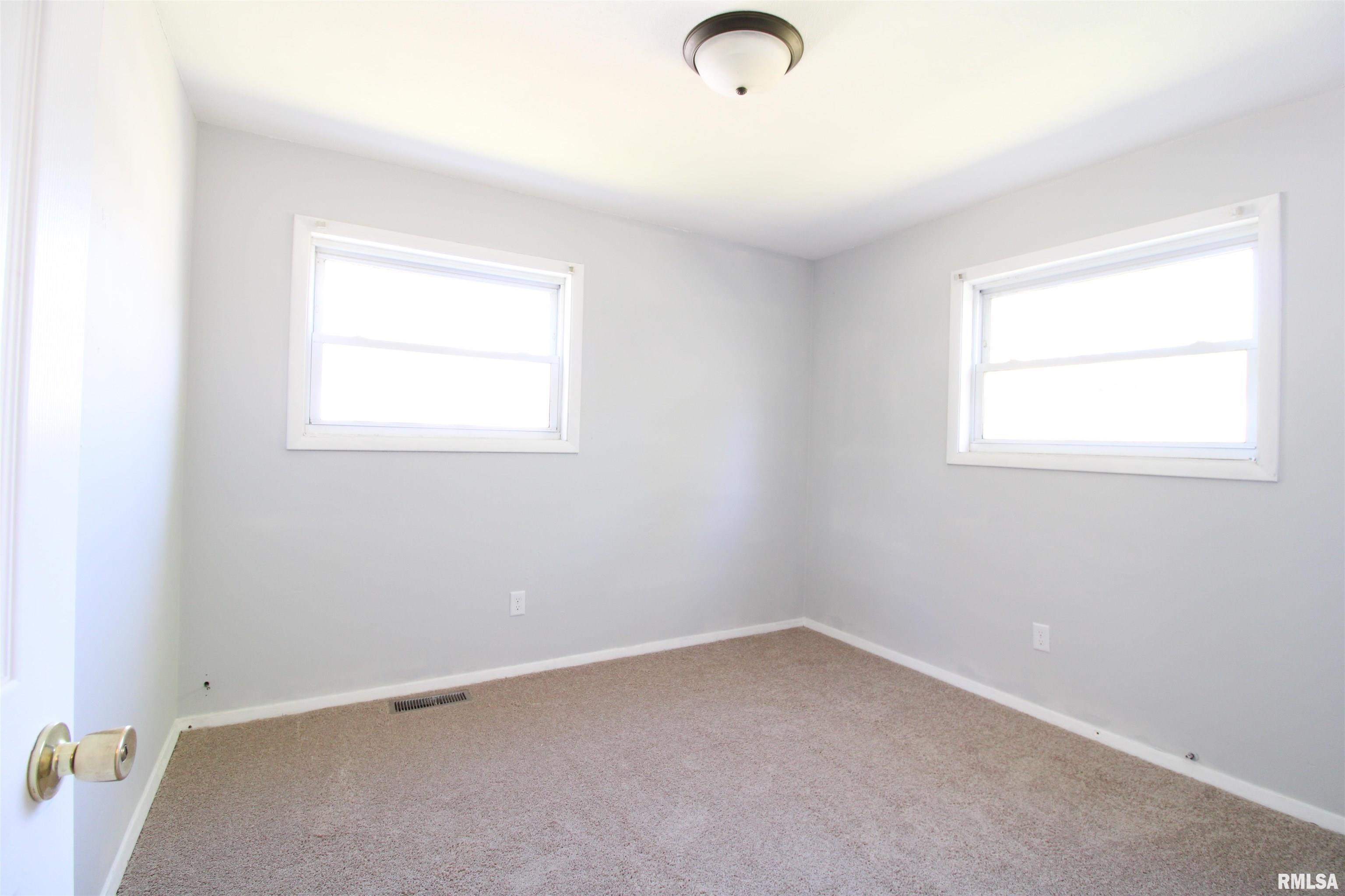 912 South 24th Street Springfield, IL 62703 - Photo 8 of 12