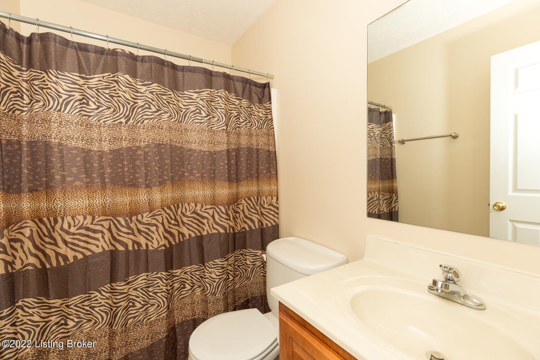 6911 Fernview Road Louisville, KY 40291 - Photo 27 of 40 6911 Fernview-28