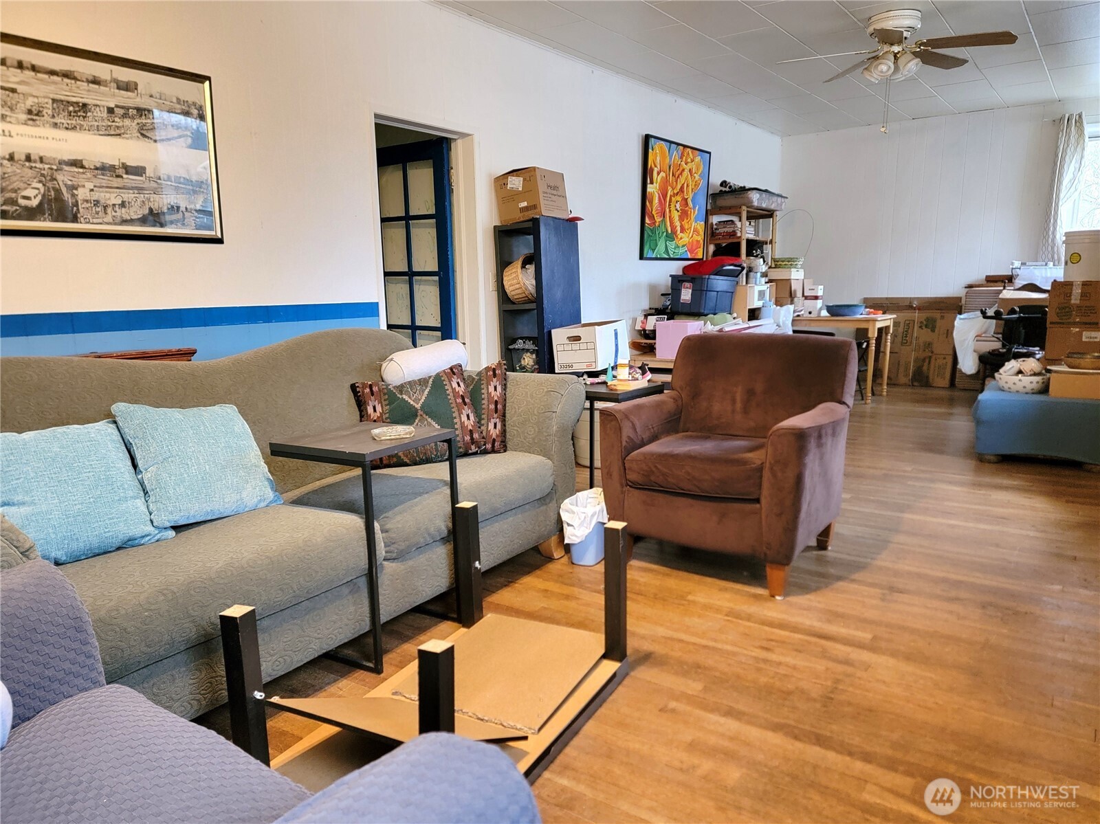 166 North Jefferson Street Republic, WA 99166 - Photo 4 of 20 a living room with furniture and wooden floor