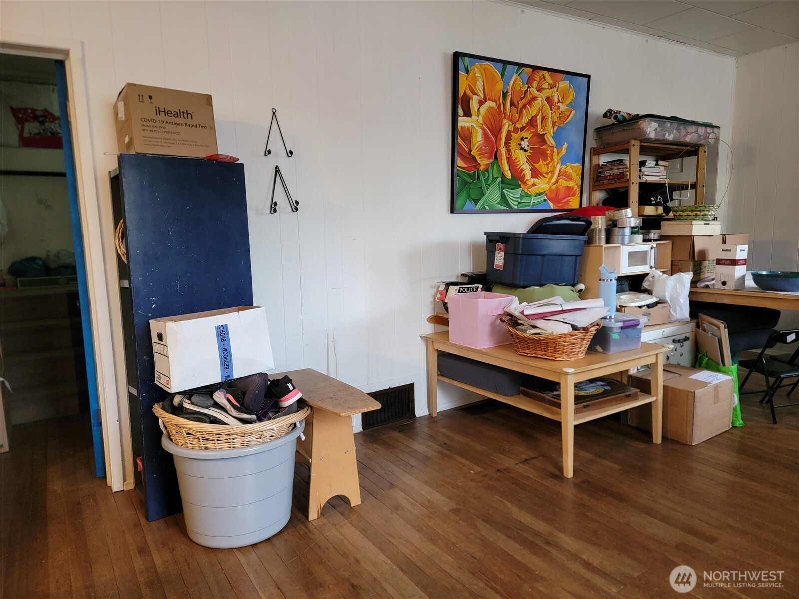 166 North Jefferson Street Republic, WA 99166 - Photo 5 of 20 a room with furniture and wooden floor