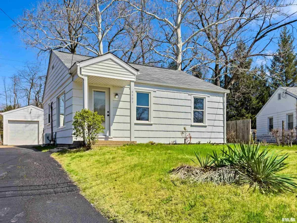 $129,900 | 5002 North Glen Elm Drive, Peoria Heights, IL 61616