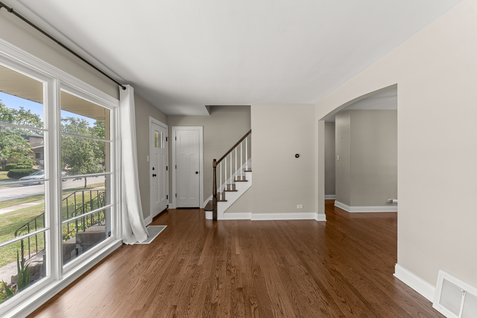 18516 Clyde Road Homewood, IL 60430 - Photo 6 of 29 Gallery Image 6