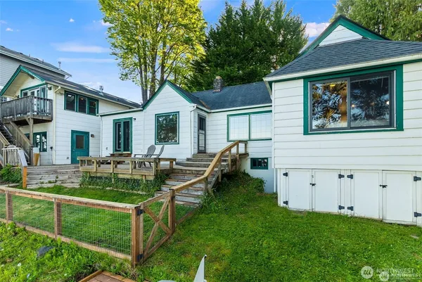$999,000 | 1333 East Bay Drive Northeast, Olympia, WA 98506