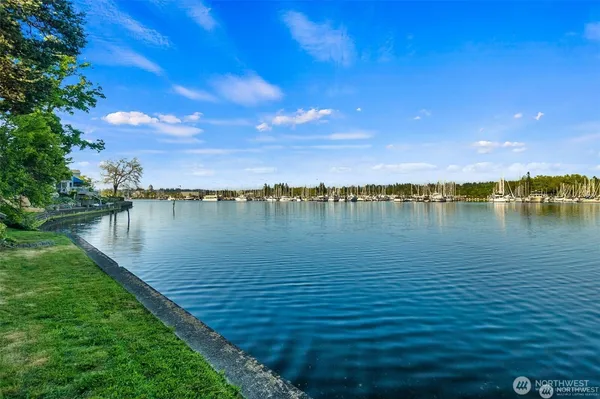 $999,000 | 1333 East Bay Drive Northeast, Olympia, WA 98506
