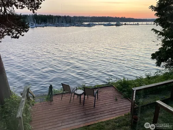 $999,000 | 1333 East Bay Drive Northeast, Olympia, WA 98506
