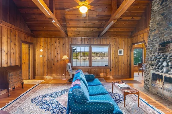 $999,000 | 1333 East Bay Drive Northeast, Olympia, WA 98506