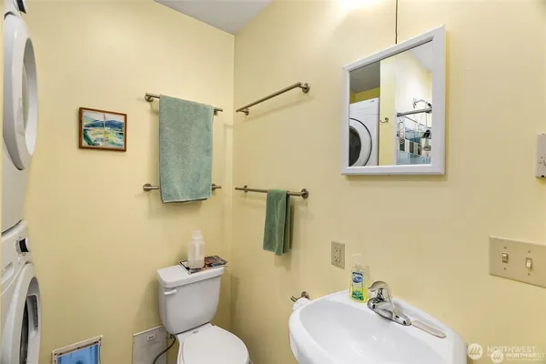 $999,000 | 1333 East Bay Drive Northeast, Olympia, WA 98506