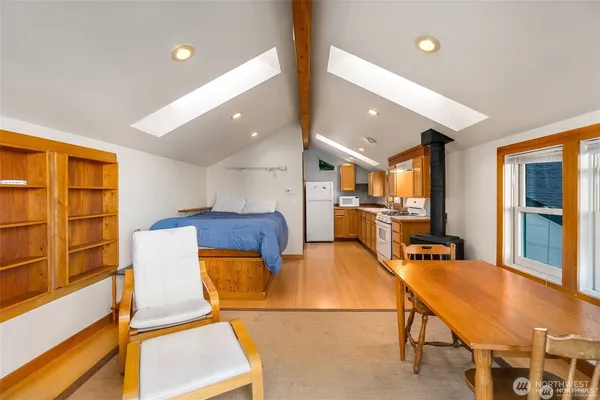 $999,000 | 1333 East Bay Drive Northeast, Olympia, WA 98506