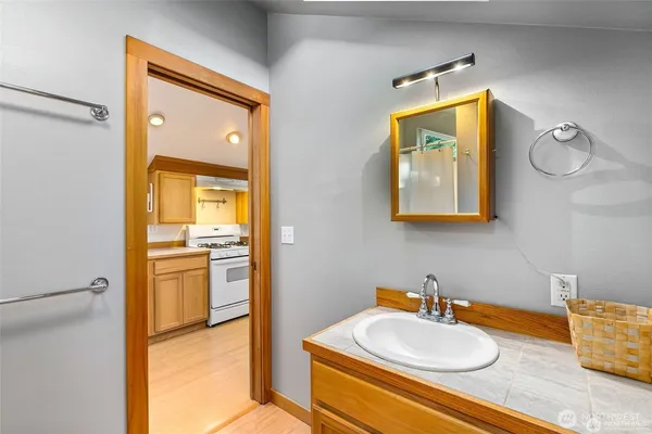$999,000 | 1333 East Bay Drive Northeast, Olympia, WA 98506